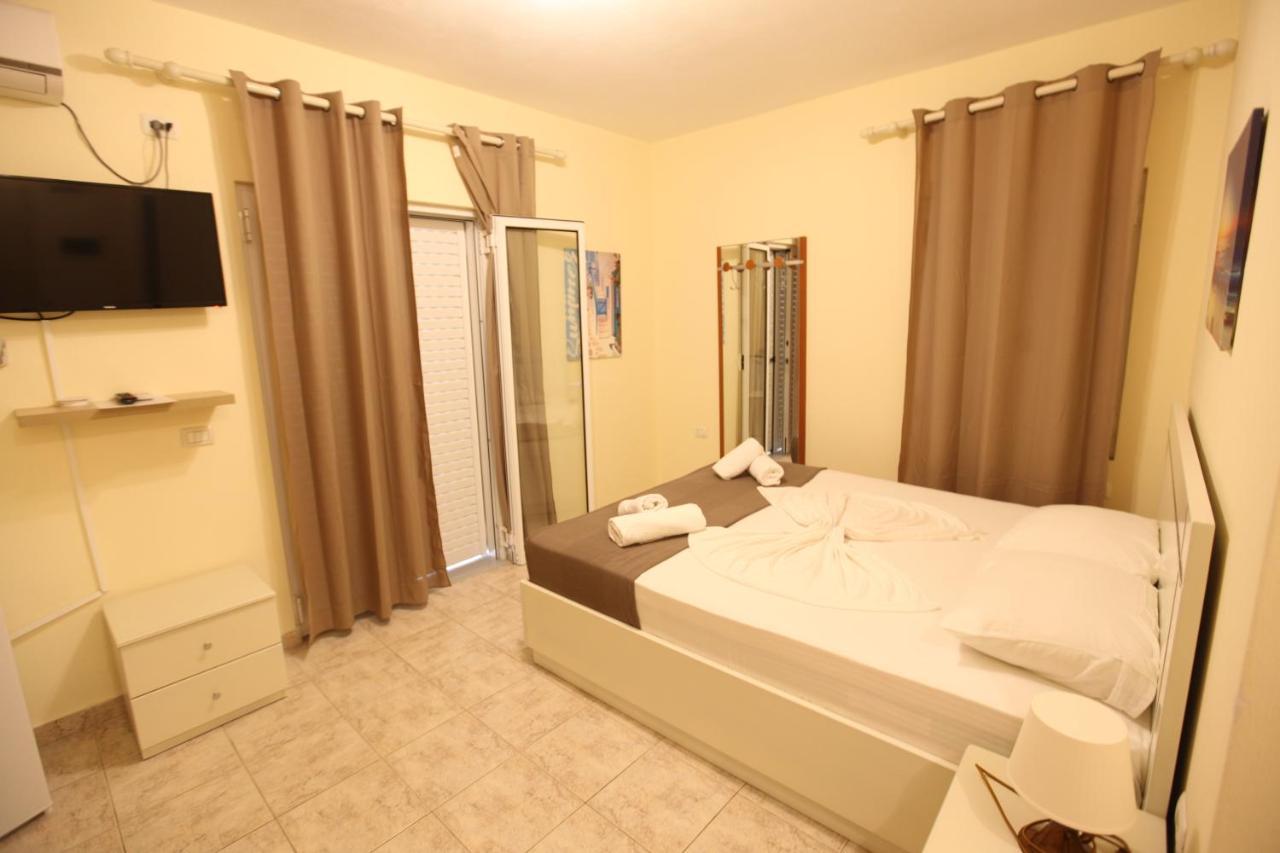 Hotel Prishtina Sarande Ngoại thất bức ảnh