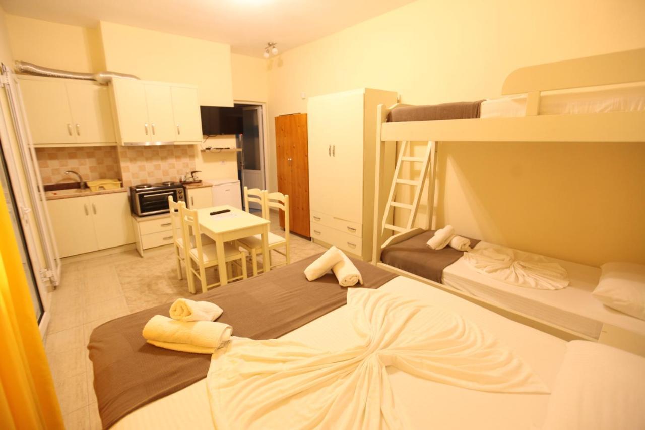 Hotel Prishtina Sarande Ngoại thất bức ảnh
