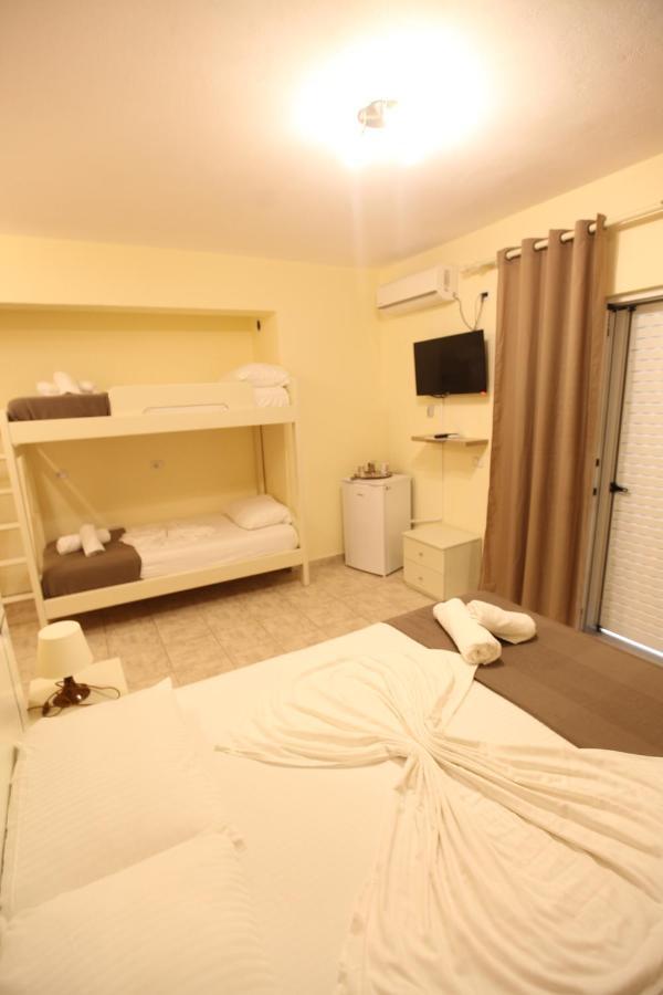 Hotel Prishtina Sarande Ngoại thất bức ảnh