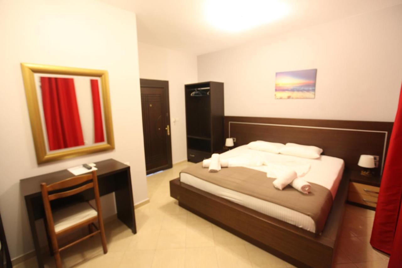 Hotel Prishtina Sarande Ngoại thất bức ảnh