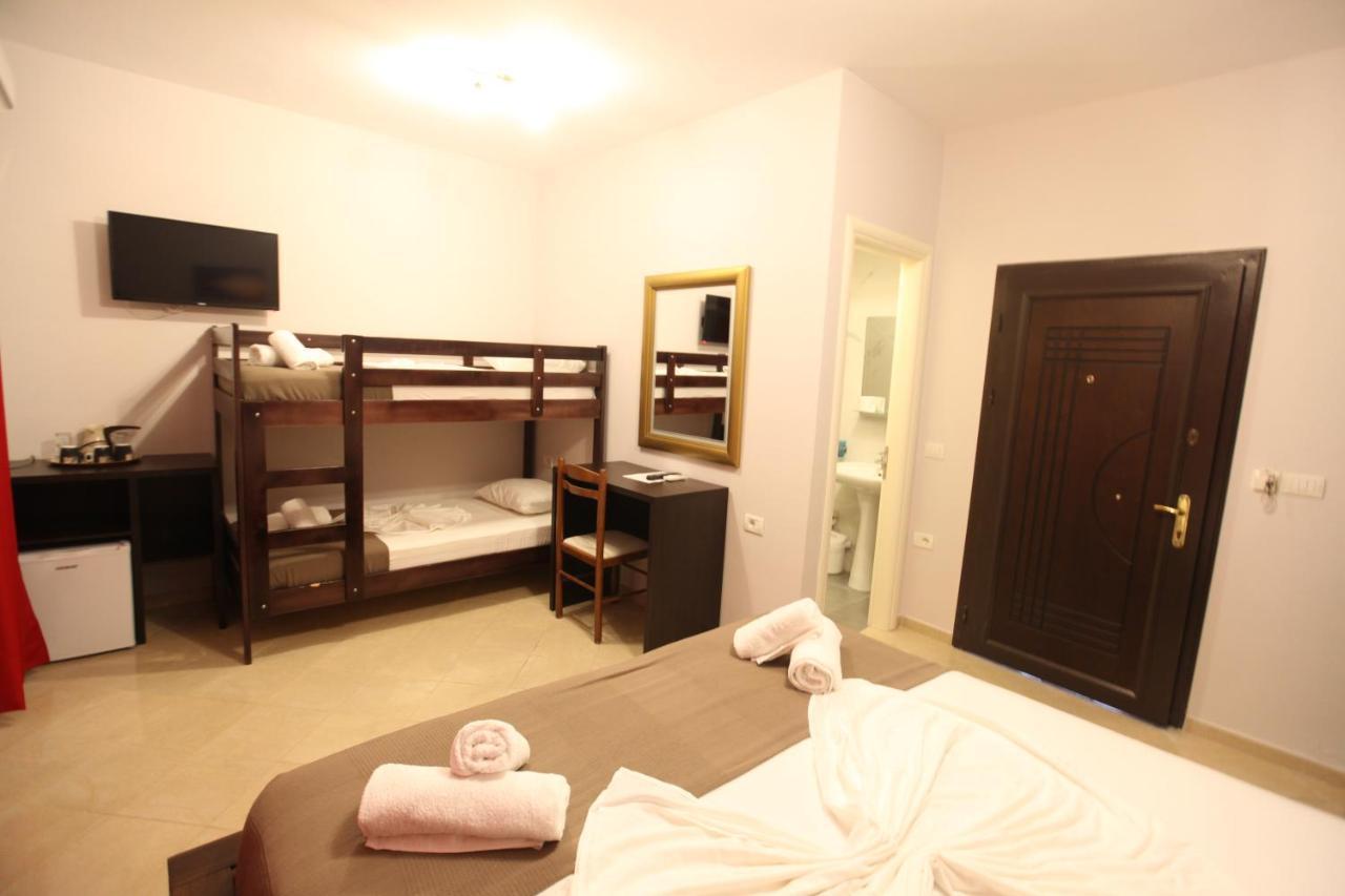 Hotel Prishtina Sarande Ngoại thất bức ảnh
