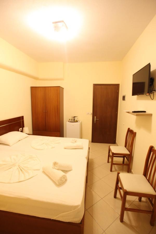 Hotel Prishtina Sarande Ngoại thất bức ảnh