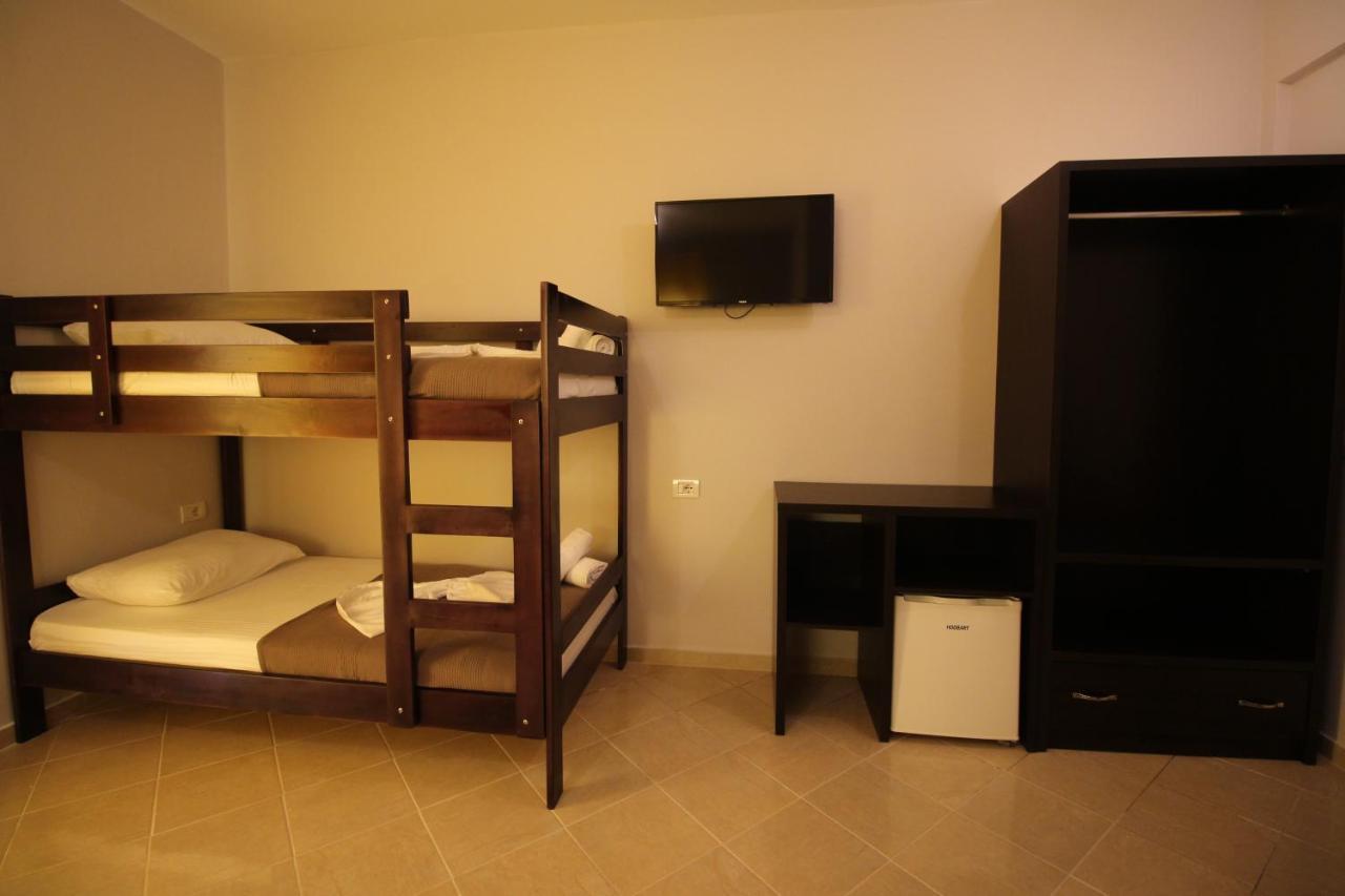 Hotel Prishtina Sarande Ngoại thất bức ảnh