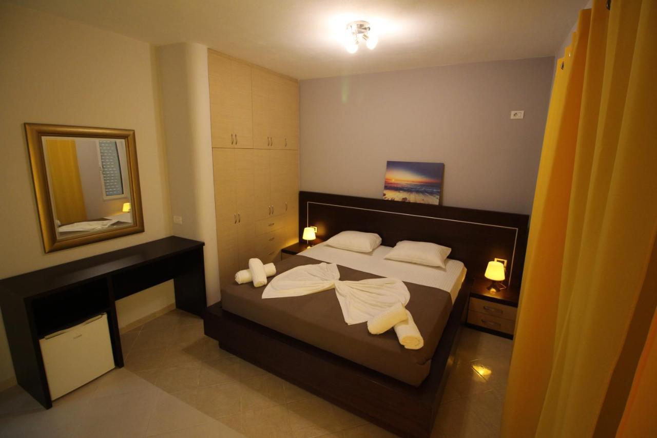 Hotel Prishtina Sarande Ngoại thất bức ảnh