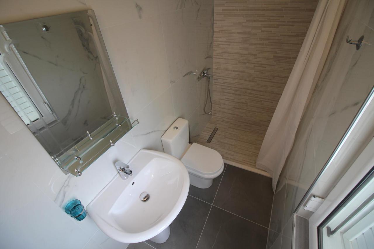 Hotel Prishtina Sarande Ngoại thất bức ảnh