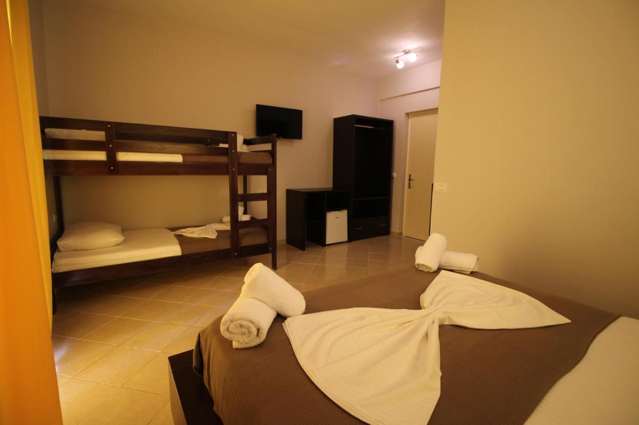 Hotel Prishtina Sarande Ngoại thất bức ảnh