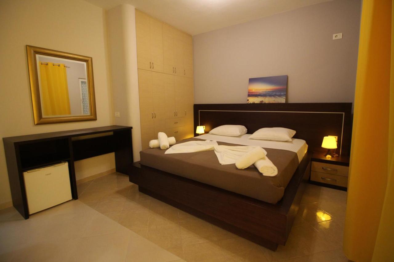 Hotel Prishtina Sarande Ngoại thất bức ảnh