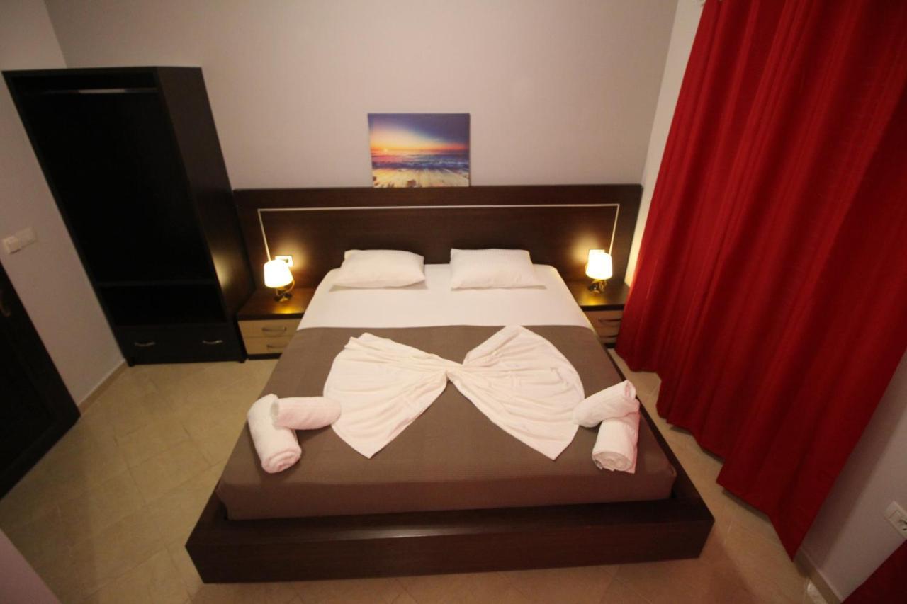 Hotel Prishtina Sarande Ngoại thất bức ảnh